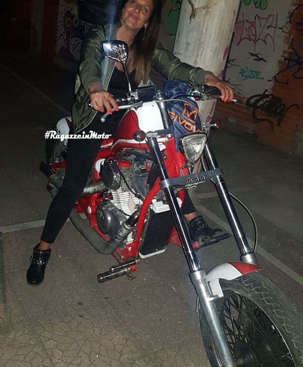 angela_ragazze_in-moto