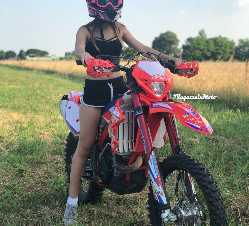 giulia_ragazze_in_moto