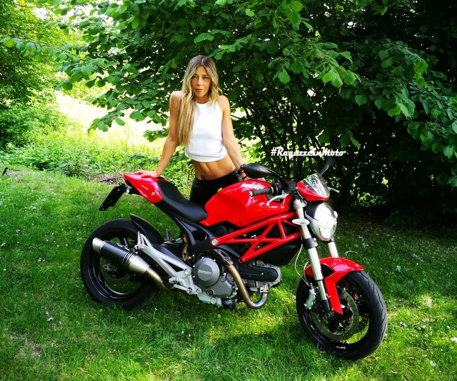 lisa_ragazze_in_moto