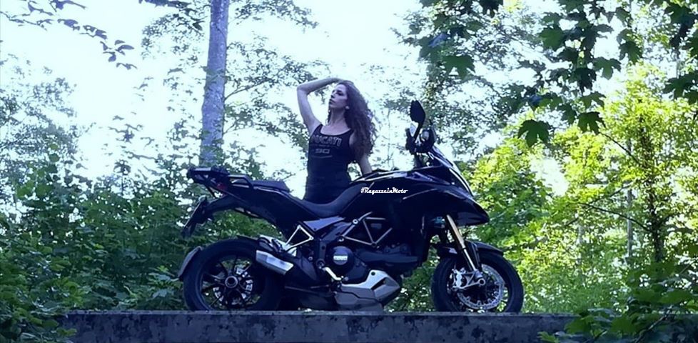 mara_ragazze_in_moto