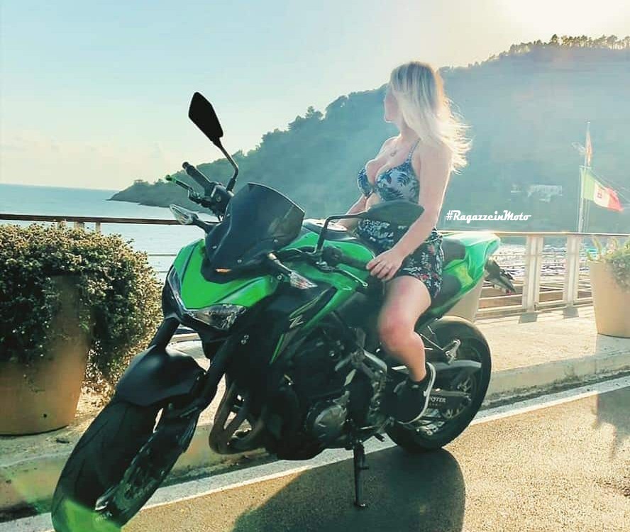 alice_ragazze_in-moto