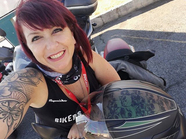 kate_ragazze_in-moto