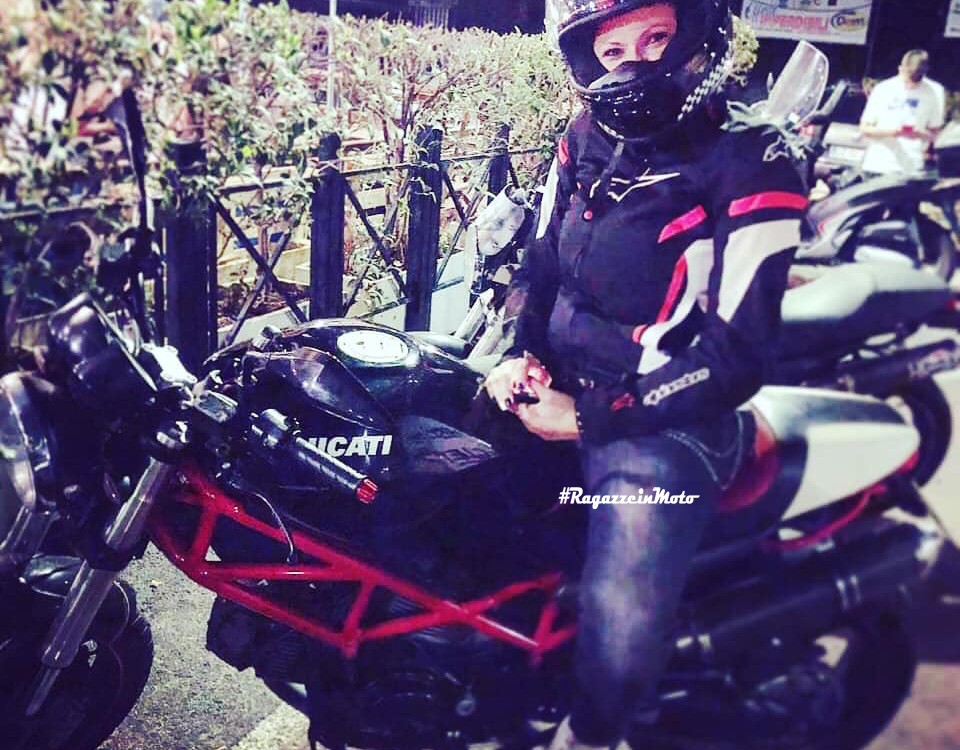 lara_ragazze_in_moto