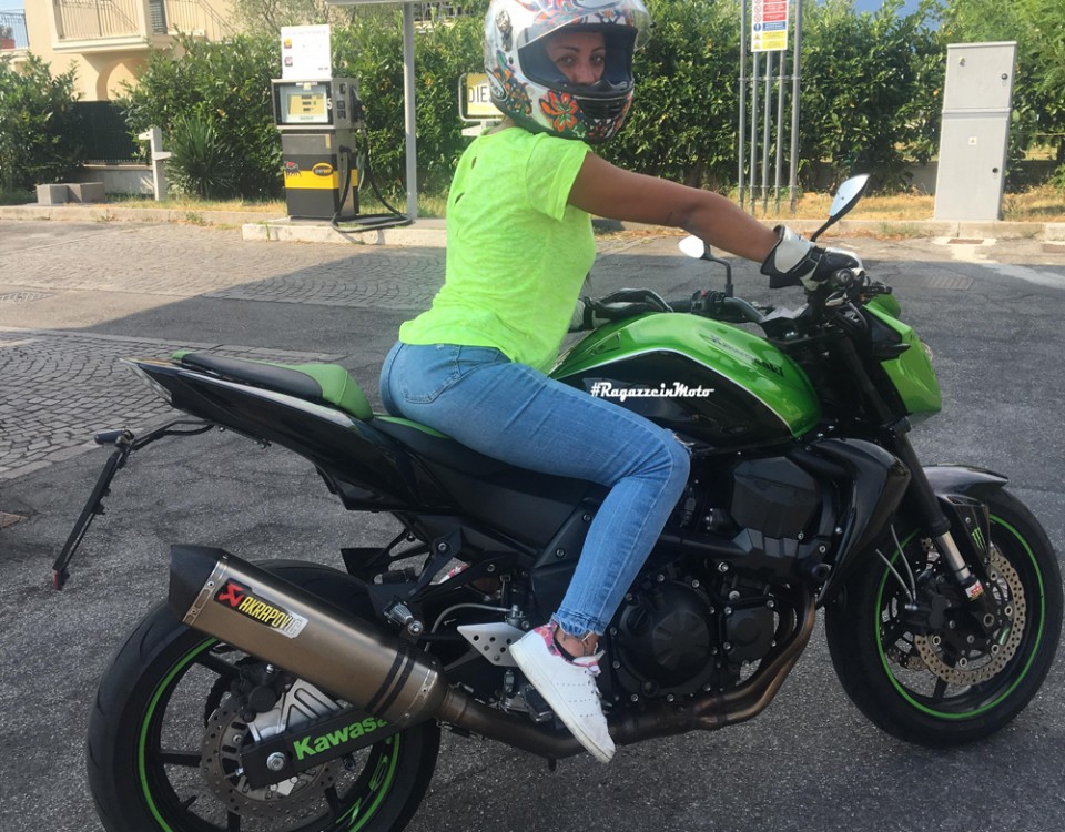 liberata_ragazze_in_moto