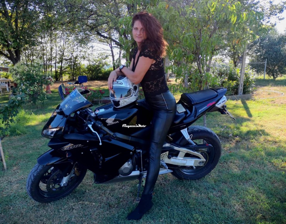 madalina_ragazze-in-moto