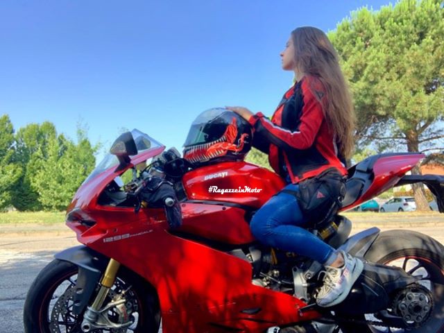 monia_ragazze_in_moto