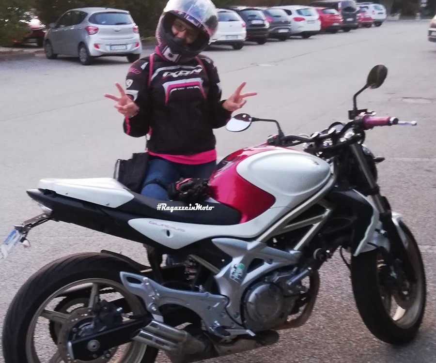 cinzia_ragazze_in_moto