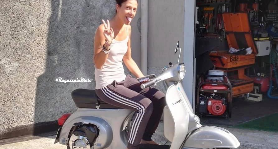 lara_ragazze_in-moto