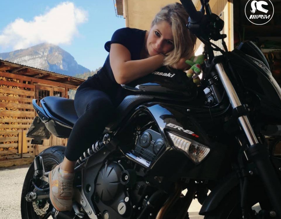 linda_ragazze_in_moto