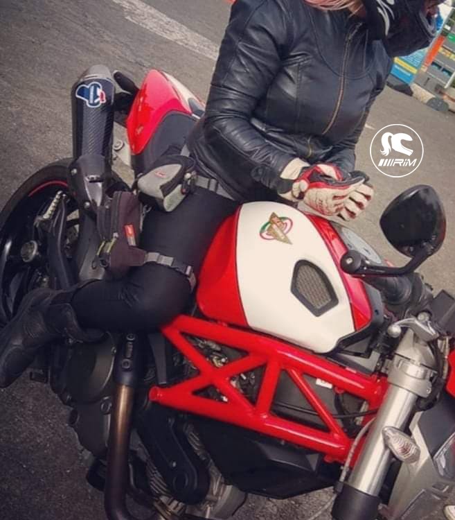 laura_ragazze_in_moto