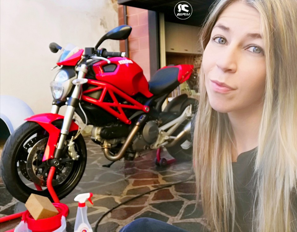 lisa_ragazze_in_moto