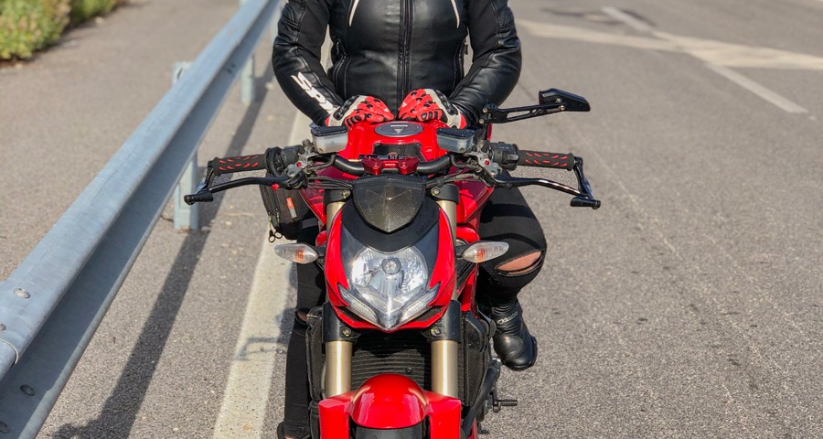 noemi_ragazze_in_moto