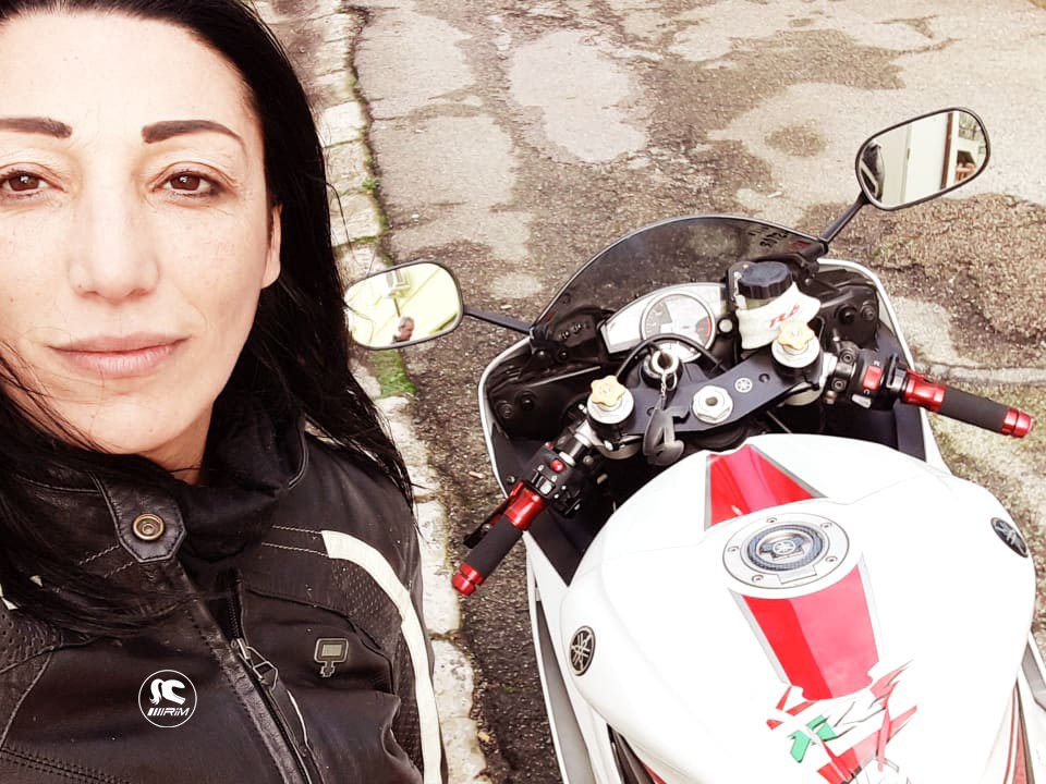 angy_ragazze_in_moto