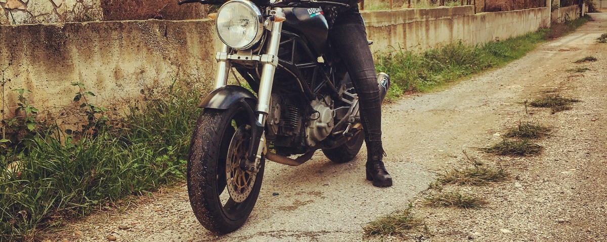 laura_ragazze_in_moto