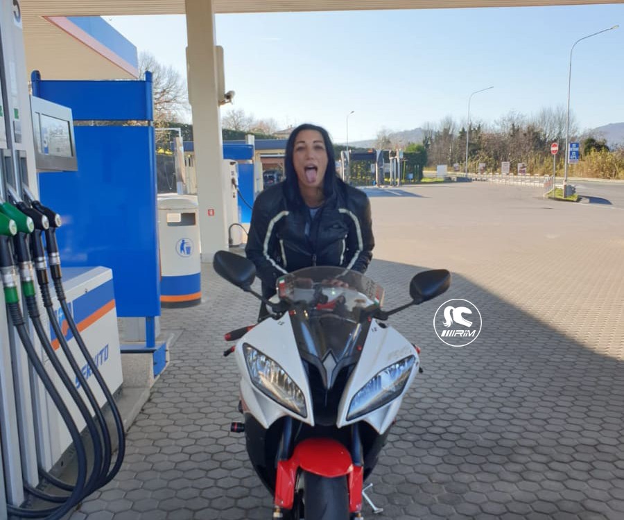 angy_ragazze_in_moto