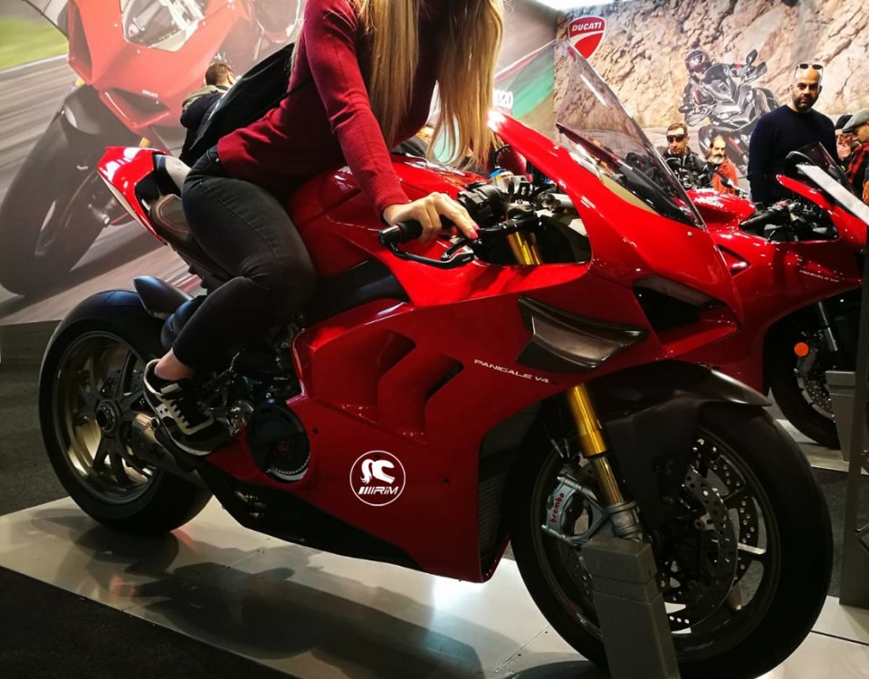 lisa_ragazze_in_moto