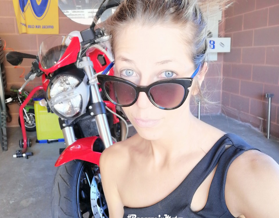 lisa-ragazze-in-moto