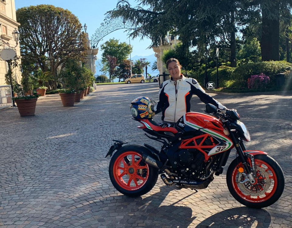 samuela_ragazze_in_moto