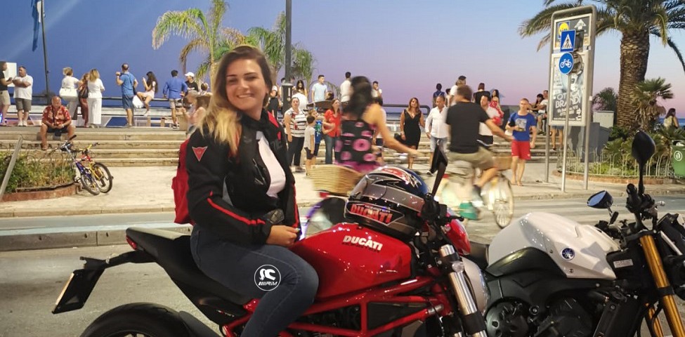 erika_ragazze_in_moto