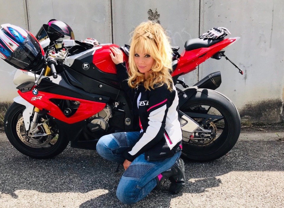 barbara_ragazze_in-moto