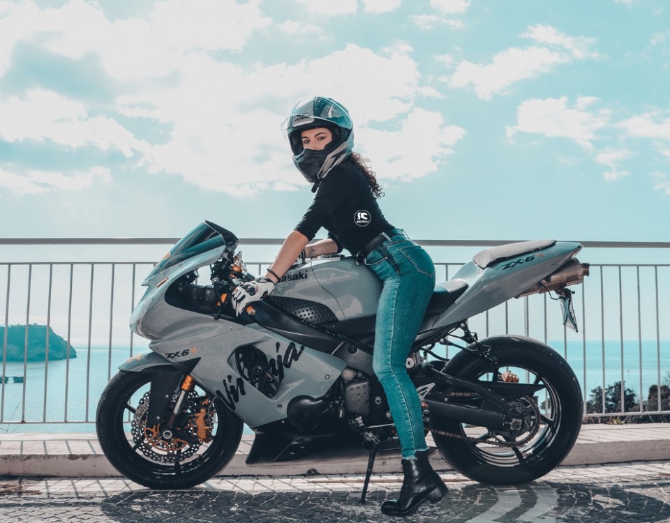 chiara_ragazze_in_moto