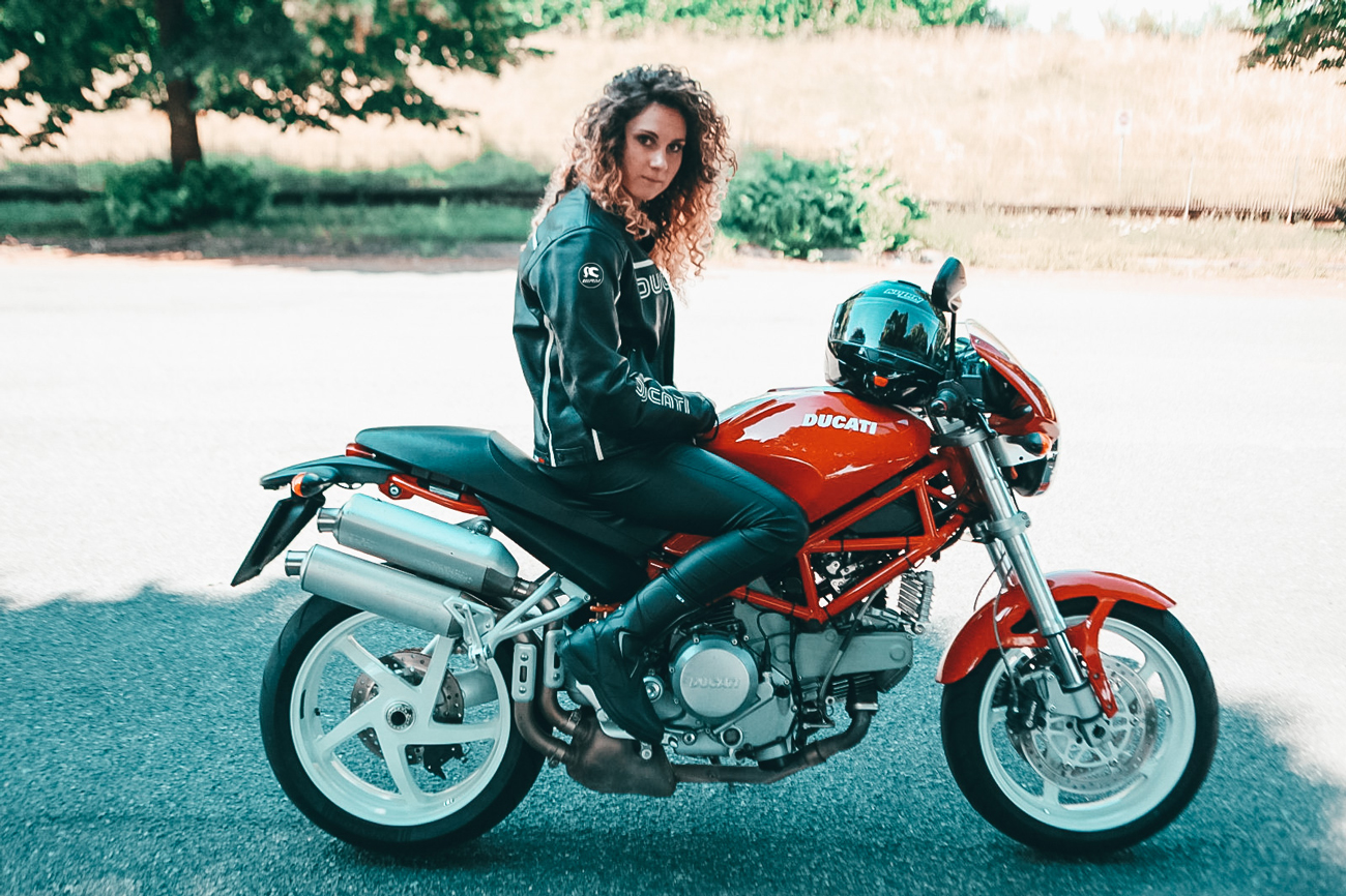 cristina_ragazze_in_moto