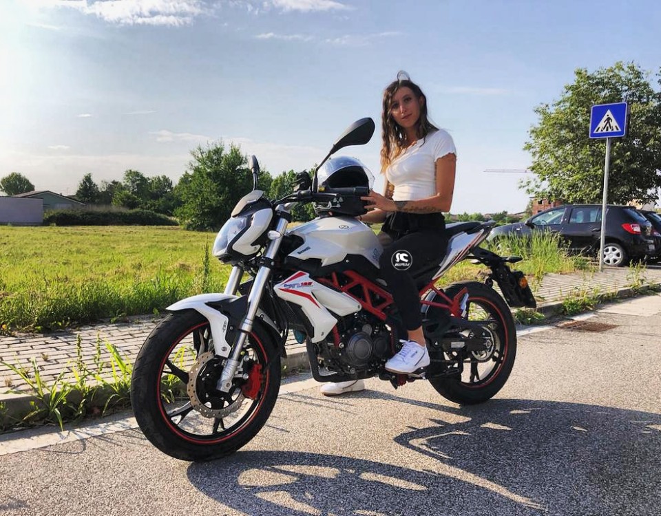 denise_ragazze_in_moto