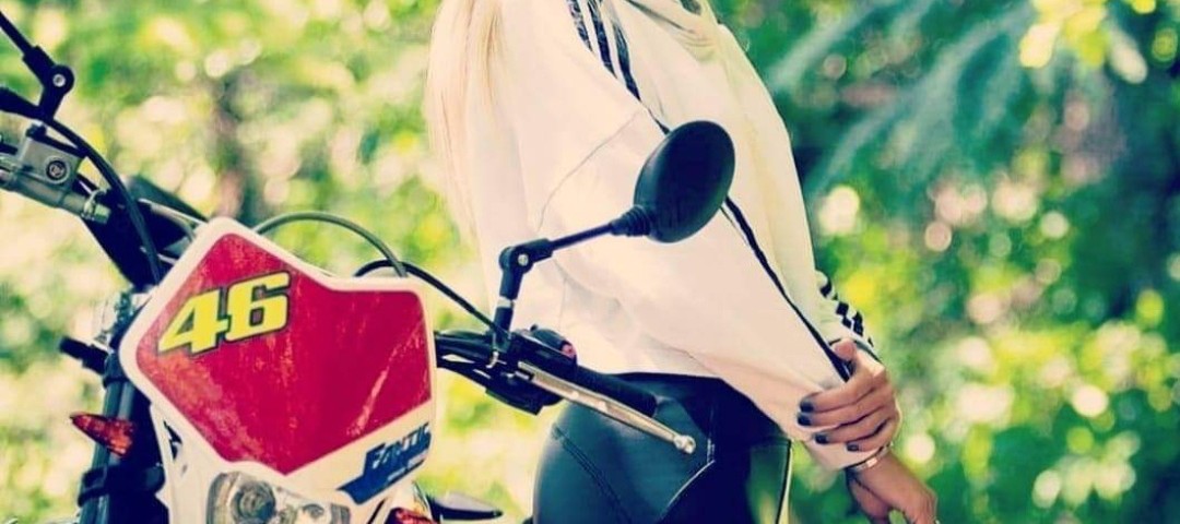elena_ragazze_in_moto