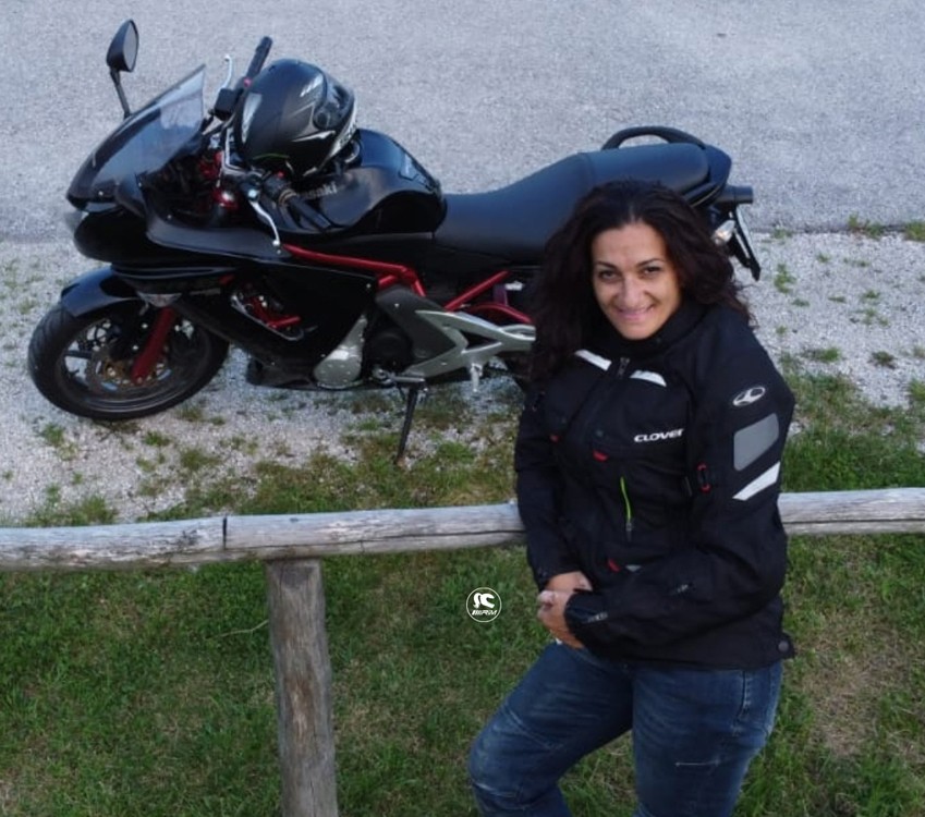 elena_ragazze_in_moto