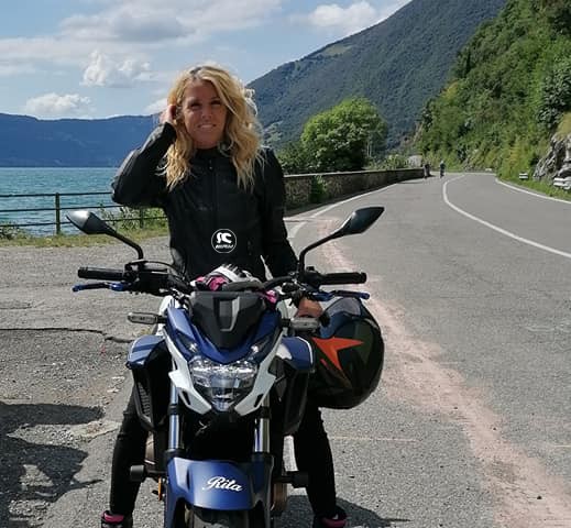 rita_ragazze_in_moto