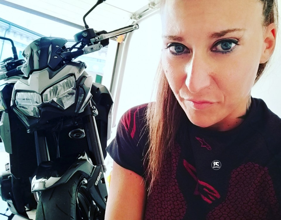 sara_ragazze_in_moto