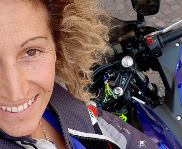 sara_ragazze_in_moto
