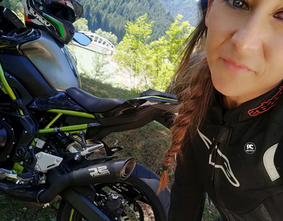 sara_ragazze_in_moto