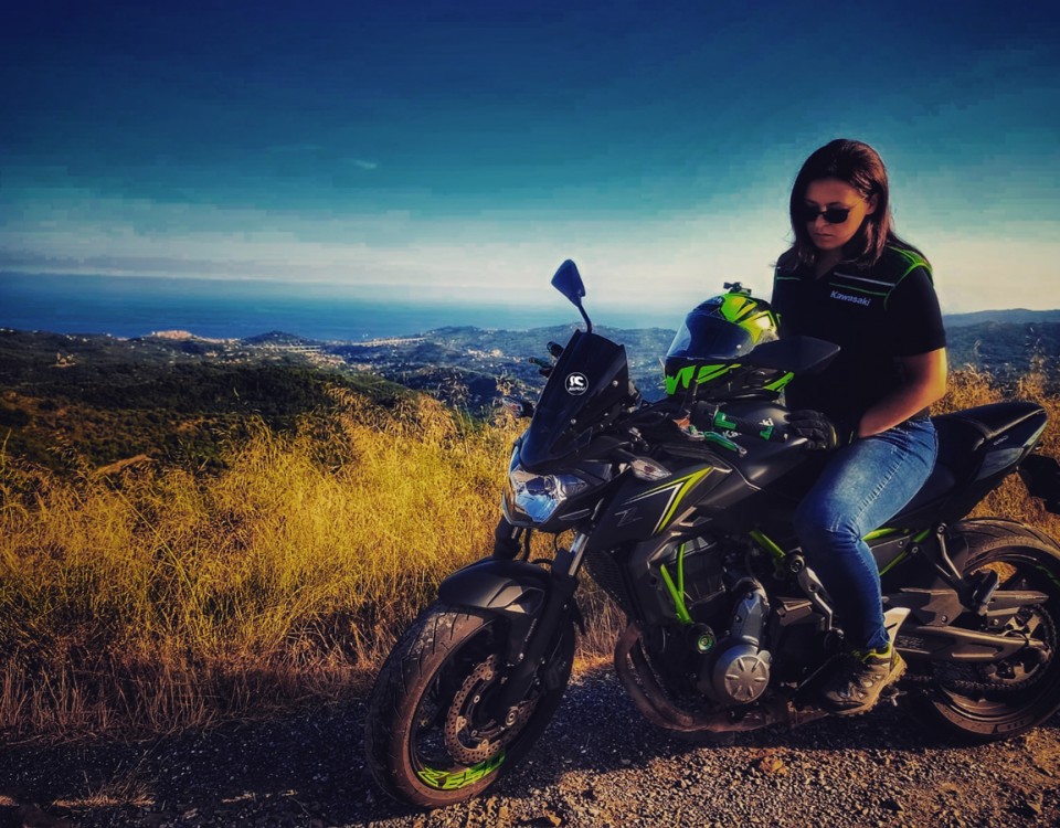 elena_ragazze_in_moto