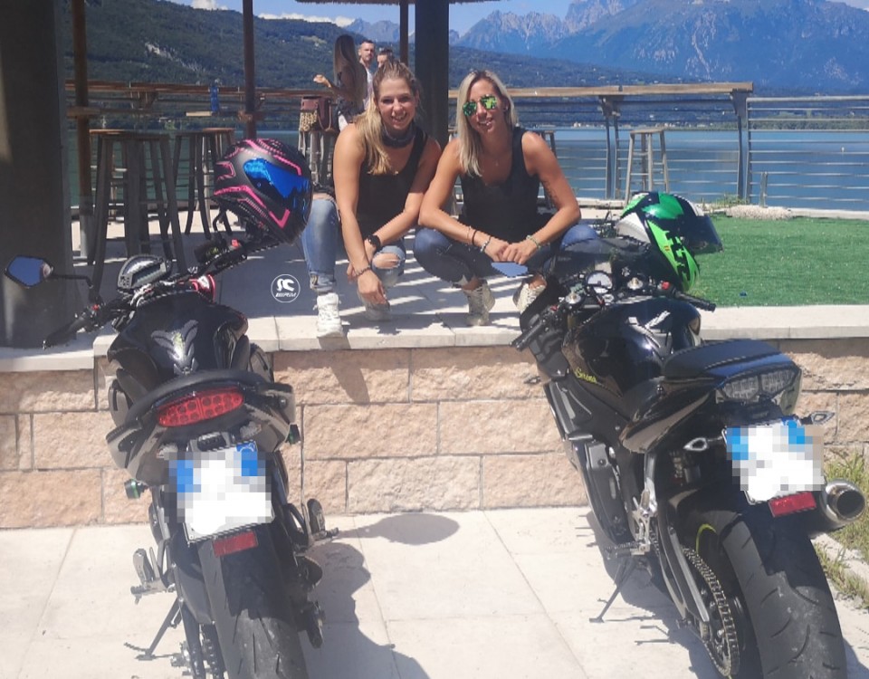 linda_serena_ragazze_in_moto