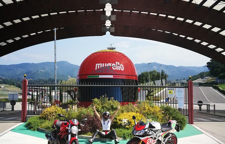 lisa_ragazze_in_moto