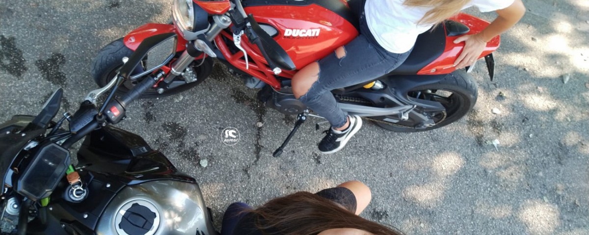 lisa_sara_ragazze_in_moto-