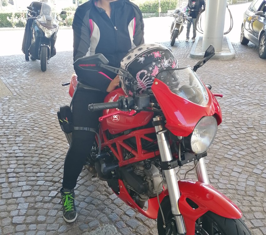 eleonora_ragazze_in_moto