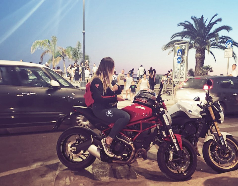 erika_ragazze_in_moto