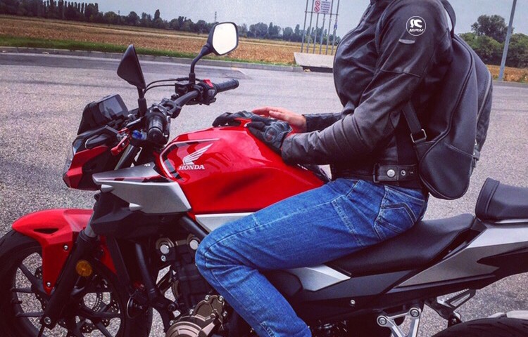 ilenia_ragazze_in-moto