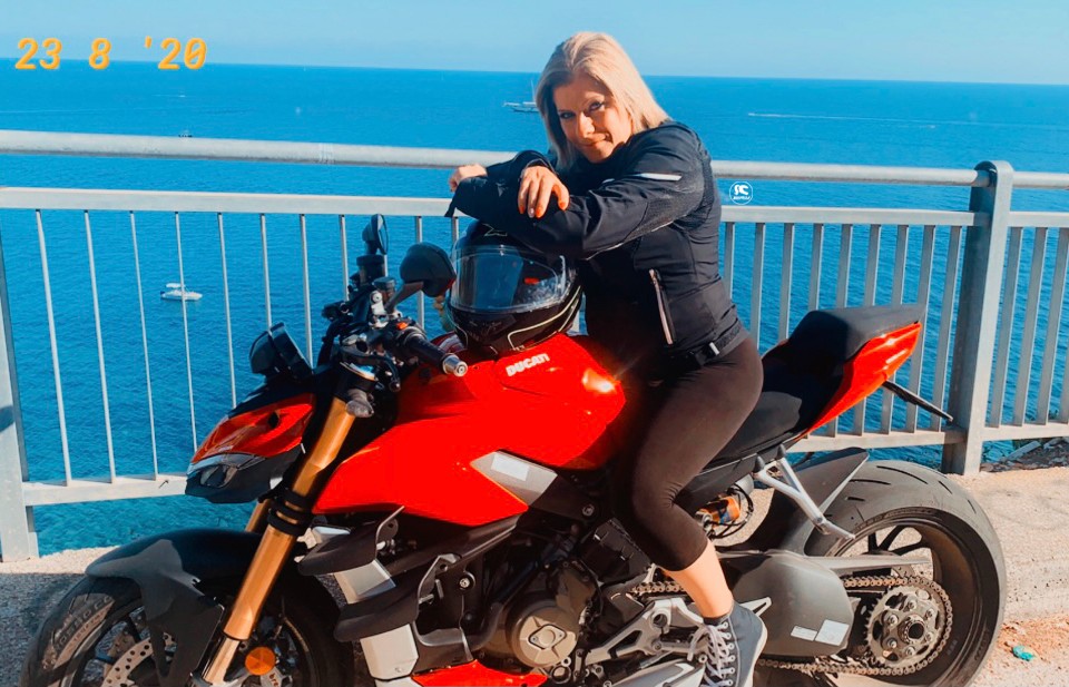 patrizia_ragazze_in-moto