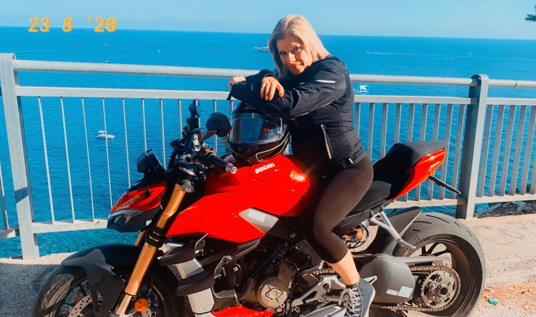 patrizia_ragazze_in-moto