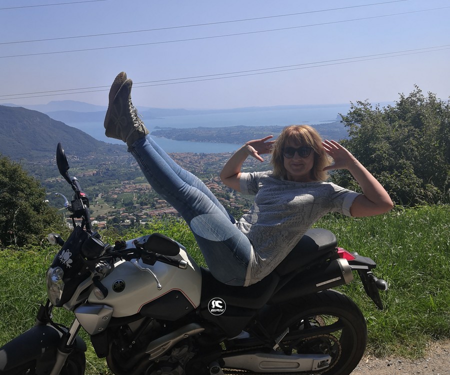 sara_ragazze_in_moto