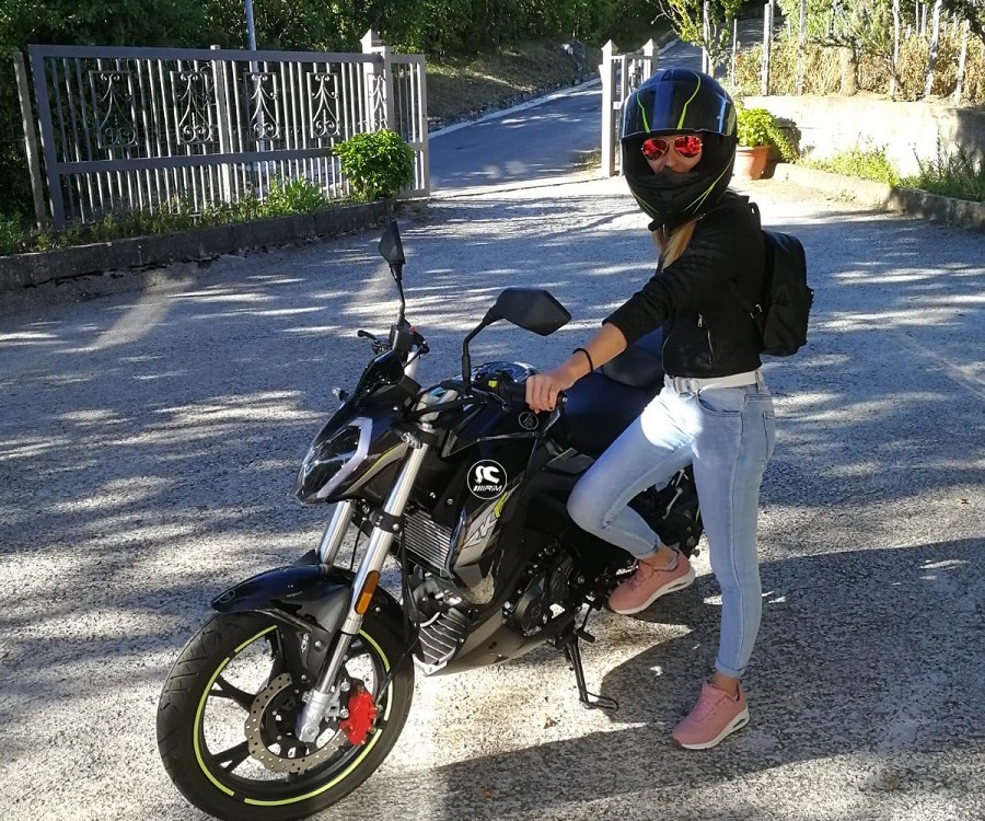 sara_ragazze_in_moto