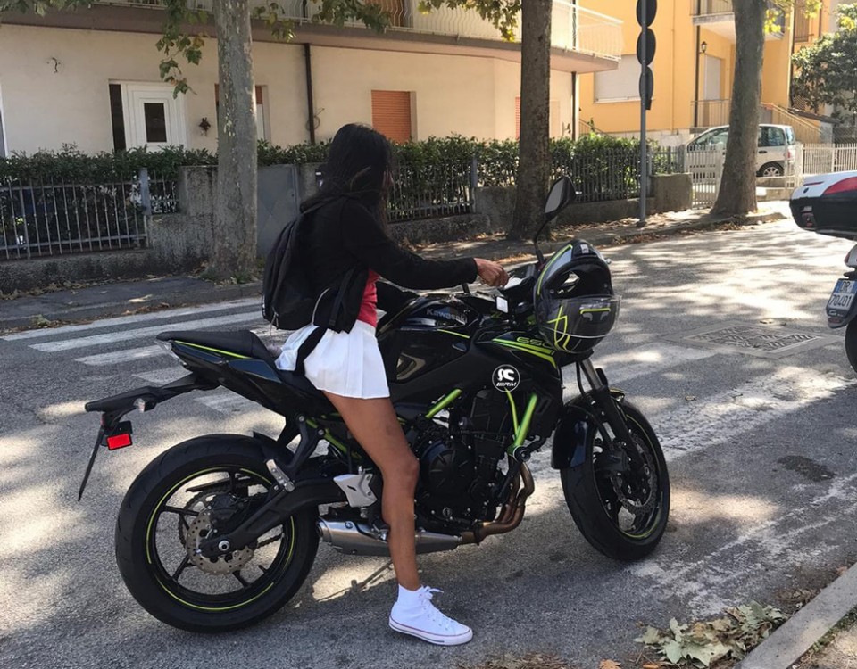 wilkilene_ragazze_in_moto