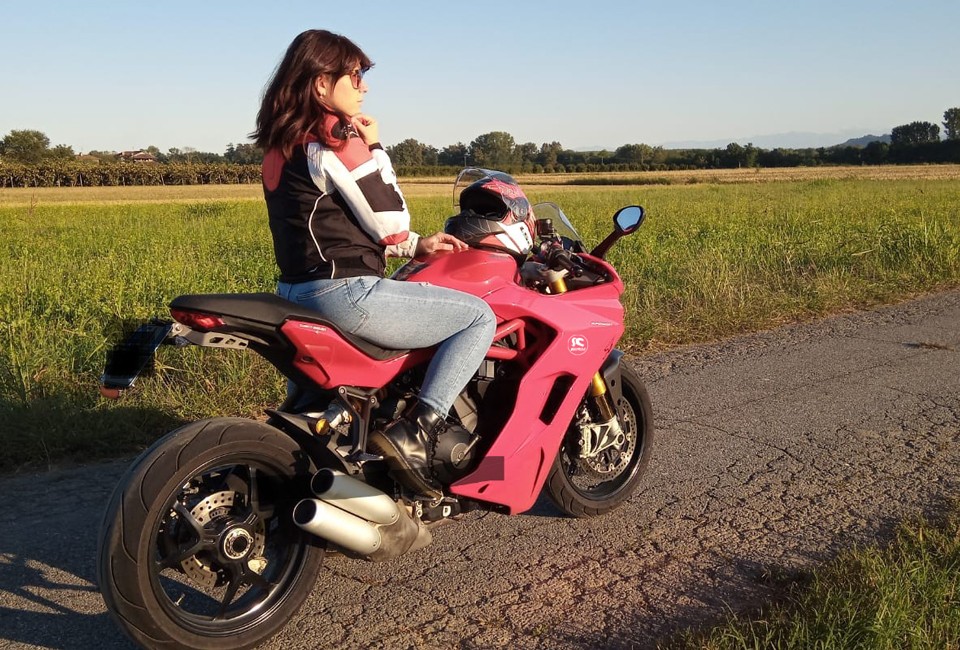 claudia_ragazze_in_moto