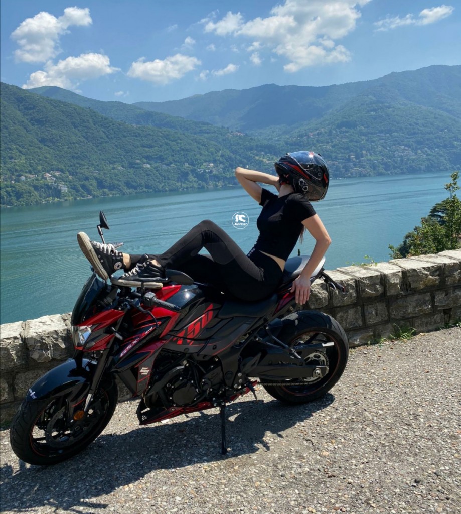 kim_ragazze_in_moto