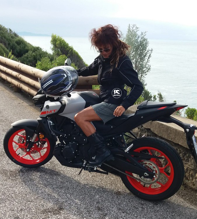 cristiana_ragazze_in_moto