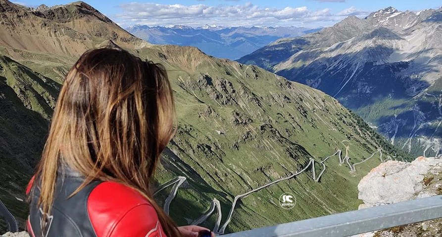 cristina_ragazze_in_moto