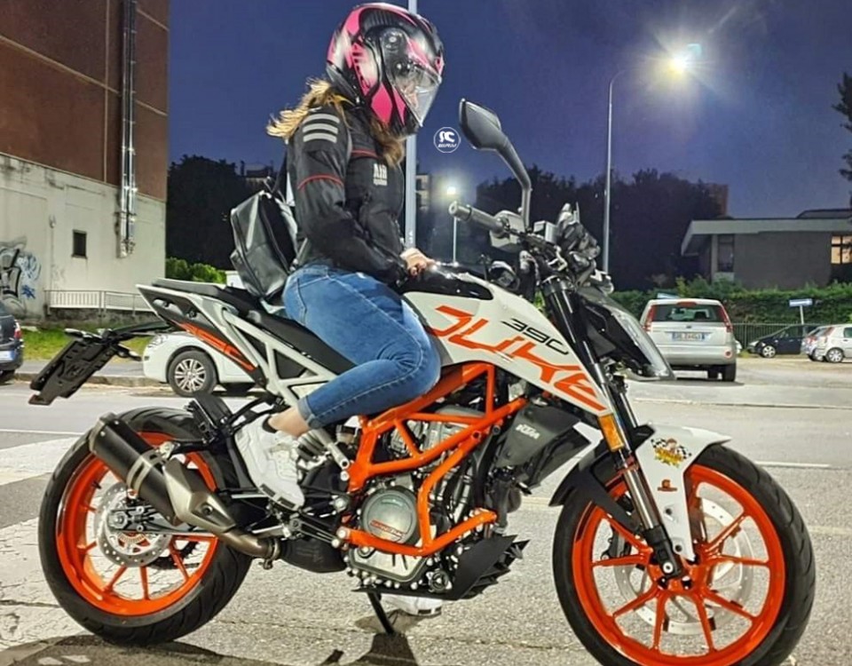 angelica_ragazze_in_moto